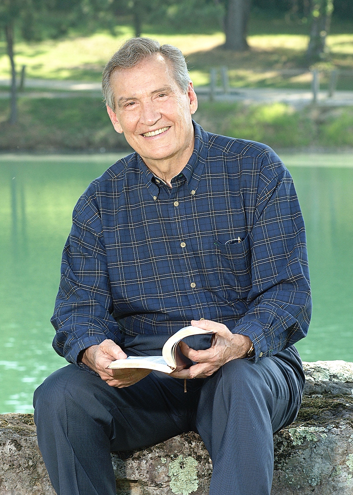 Dr. Adrian Rogers - Pastor, Teacher, and Author